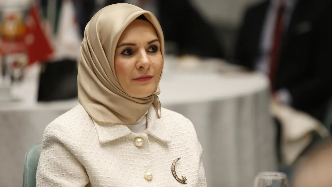 Mahinur Özdemir Göktaş'ın Annesi Ve Babası Kim Aslen Nereli, Eşi Kim, Kaç Kardeşi Var 1 Gencgazete