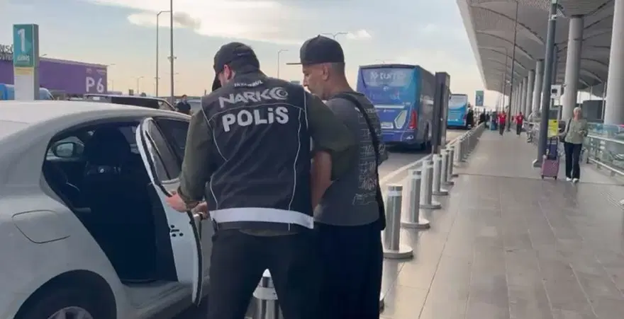 Manifest'in Kurucusu Tolga Akış Hakkında Hapis Istemimanifest Grubunun Menajeri Tolga Akis 1476897 439423 230456 588061.Jpg