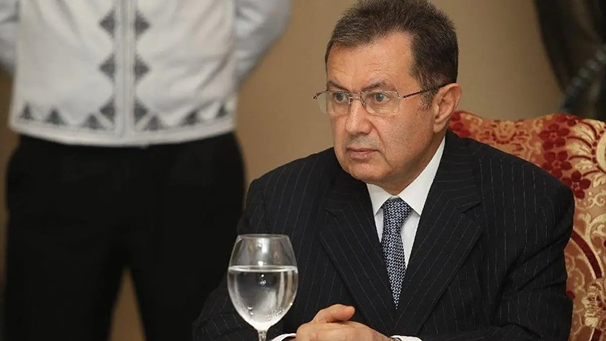 Mehmet Emin Karamehmet Kimdir, Kaç Yaşında, Nereli? Mehmet Emin Karamehmet'in Serveti Ne Kadar, Ne Iş Yapıyor?1200Xauto.jpg