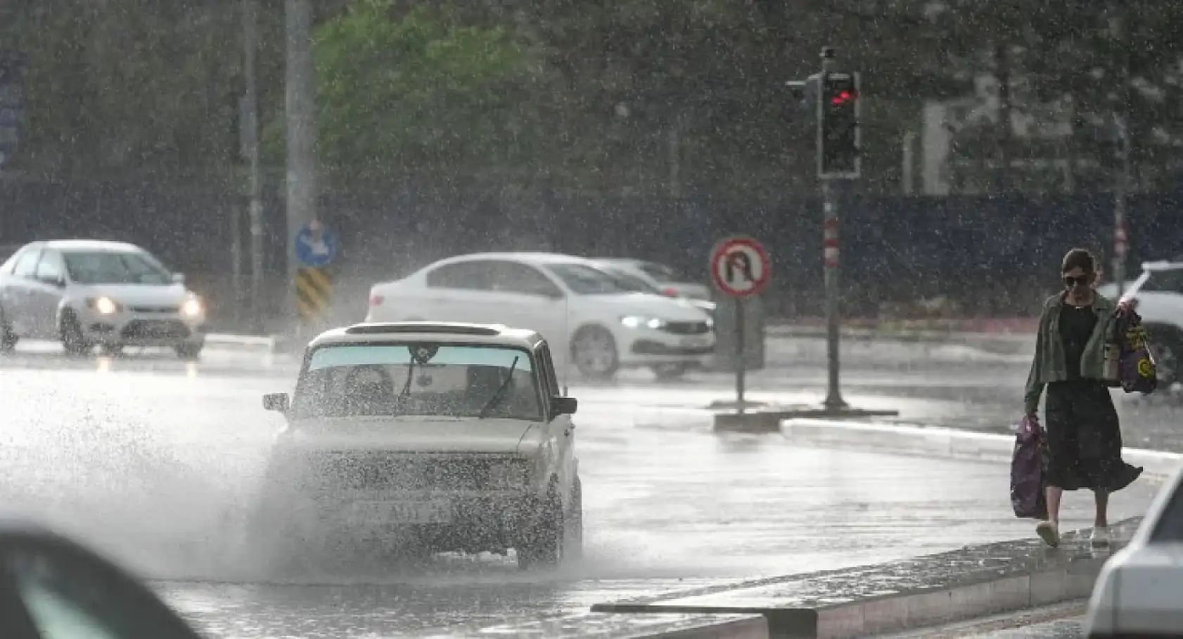 Meteoroloji Uyardı! Muş'ta Kuvvetli Sağanak Bekleniyor! Muş'ta Yarın Hava Nasıl Olacak 29 Ekim Muş Hava Durumu (2)