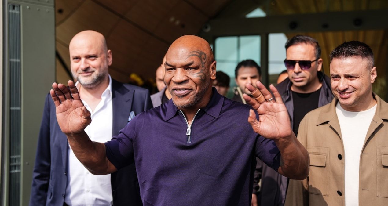 Mike Tyson İstanbul'a Geldi! Fenerbahçe Galatasaray Derbisi Sorusuna Dikkat Çeken Yanıt