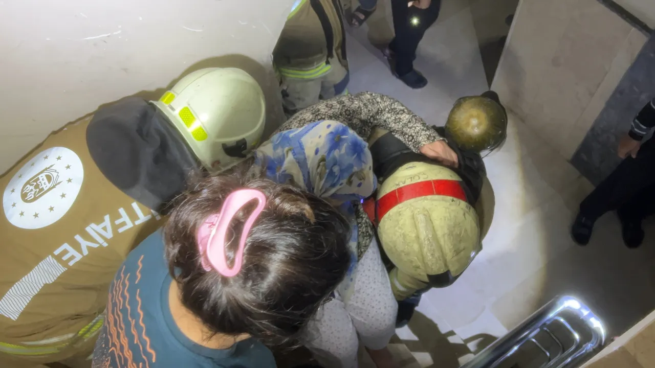 Mudanya’da Apartmanı Yoğun Duman Sardı Yaşlı Kadın Itfaiye Tarafından Kurtarıldı (3)