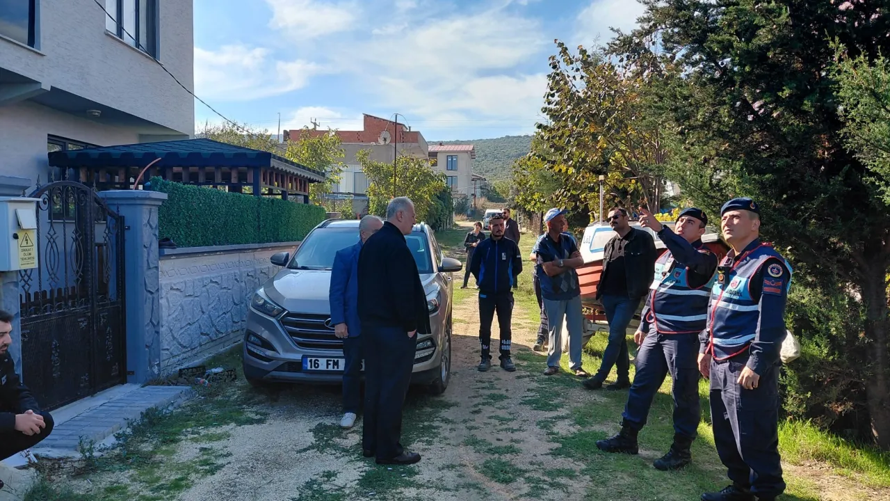 Mudanya’da Yıkım Gerginliği Vatandaşlar Evlerin Çatısına Çıktı (1)