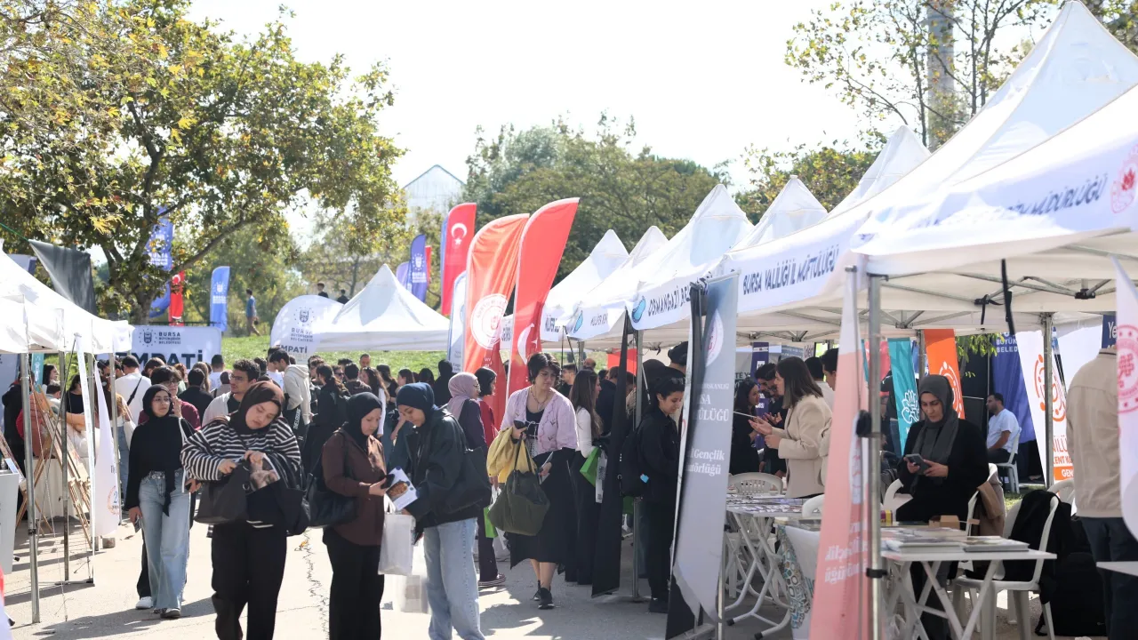 Osmangazi Belediyesi'nden üniversite öğrencilerine müjde! Ücretsiz hizmetler tanıtıldı