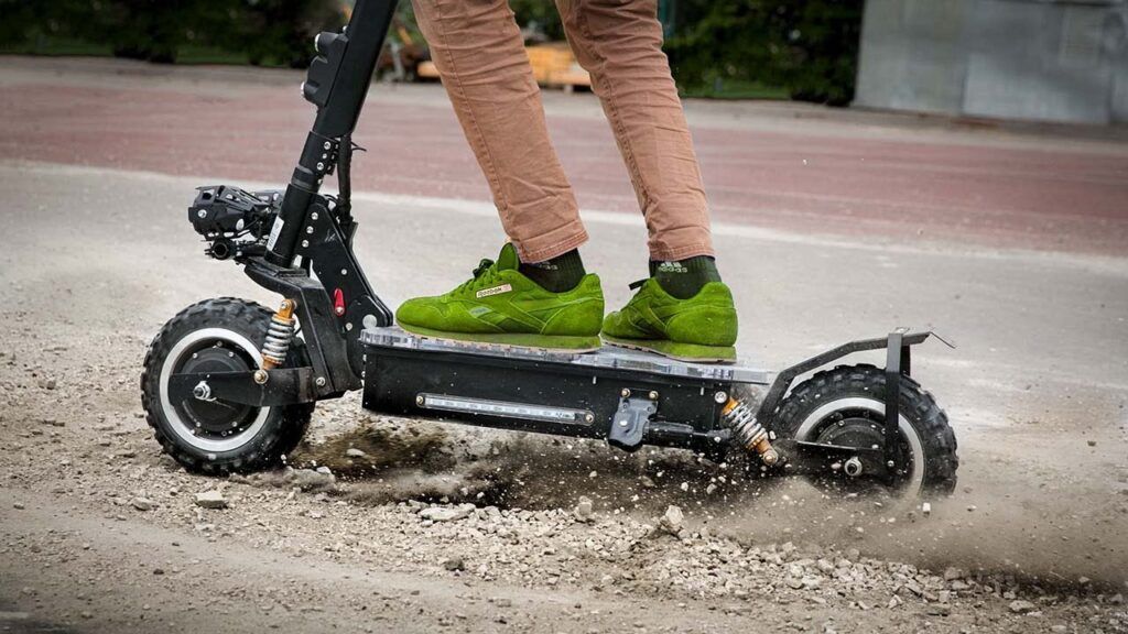 Resmî Gazete'de Yayımlandı! Elektrikli Skuterlerde Cezalar Değişt (3)