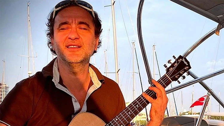 Şarkıcı Nev'den Üzücü Haber! İkinci Kez Entübe Edildi, Durumu Kritik6Adaf315F76Ded1A9Ad0Dd11.Jpg