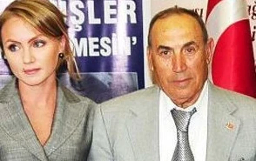 Sudi Özkan Kimdir, Serveti Ne Kadar? Sudi Özkan’ın Eşi Kim, Öldü Mü?Ekran Goruntusu 2026 10 02 143254 Ipxo.jpg