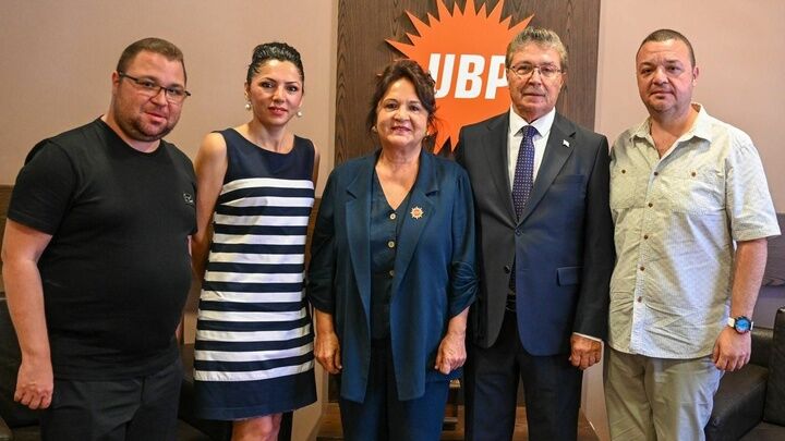 Ünal Üstel Kimdir, Kaç Yaşında? Eşi Ve Çocukları Kim? Ünal Üstel Hangi Ülkenin Başbakanı?5824O5Xavkzn Unal Ustel Ailesi