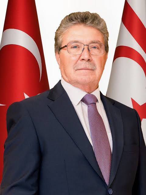 Ünal Üstel Kimdir, Kaç Yaşında? Eşi Ve Çocukları Kim? Ünal Üstel Hangi Ülkenin Başbakanı?Images 60