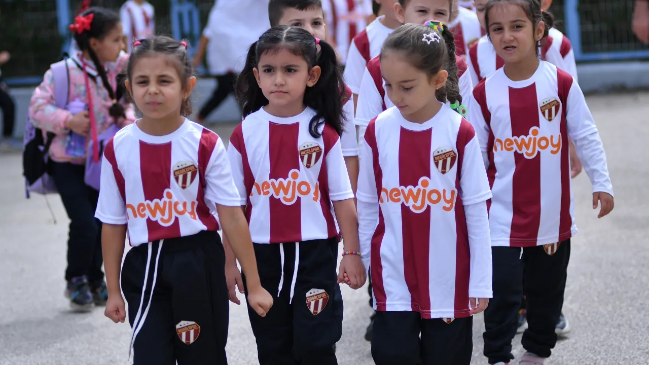 Weltew Grup Yöneticileri Yeniceköy’de Öğrencilerle Buluştu (3)