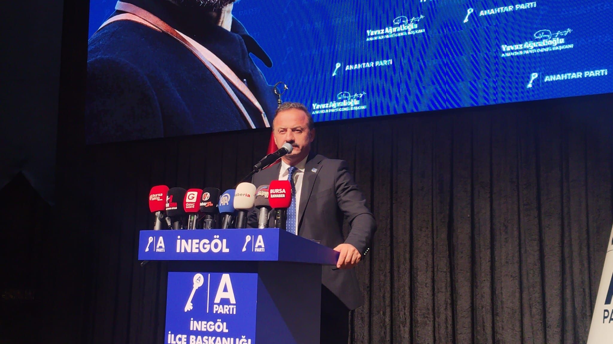 Yavuz Ağıralioğlu İnegöl’de Muhtarlar, Stk’lar Ve Iş Insanlarıyla Buluştuwhatsapp Image 2026 10 16 At 20.48.19 (1)