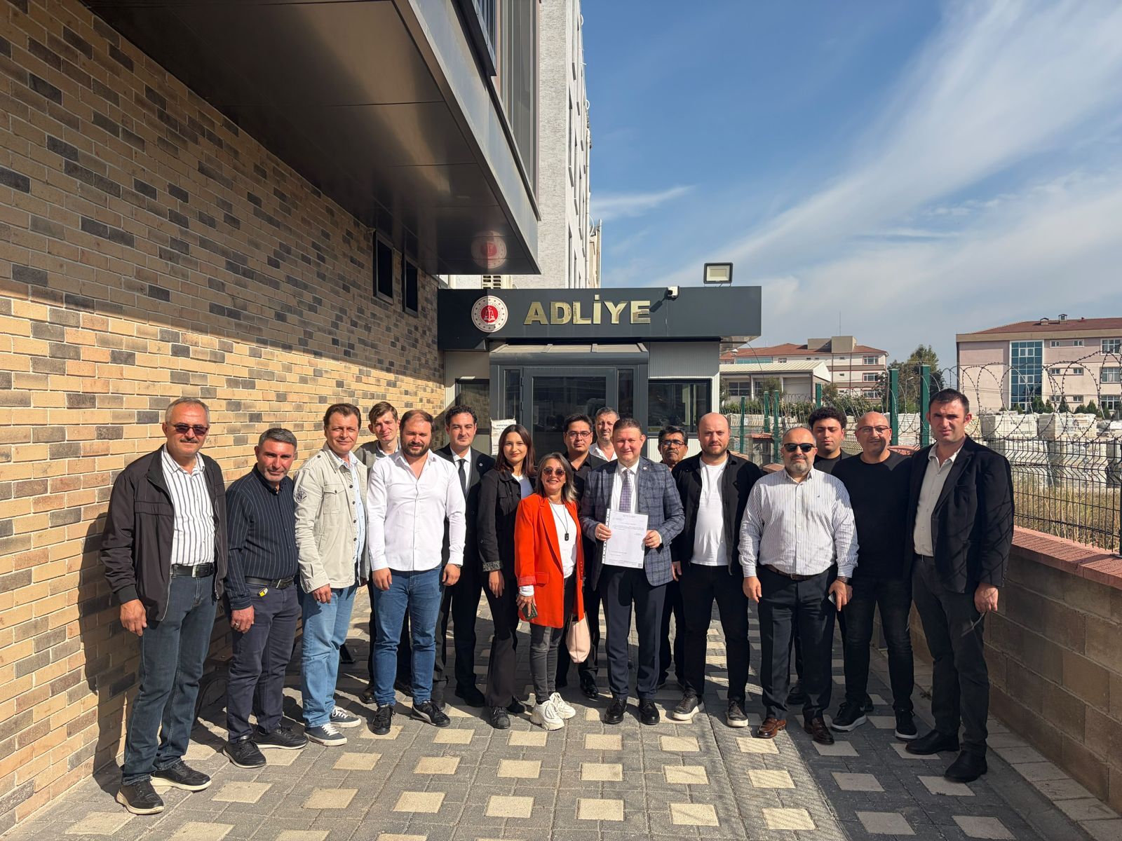Yeni̇ Parti İnegöl’de Erkan Dönmez Ve Yeni Yönetim Mazbatasını Aldıwhatsapp Image 2026 10 07 At 17.55.38 (1)