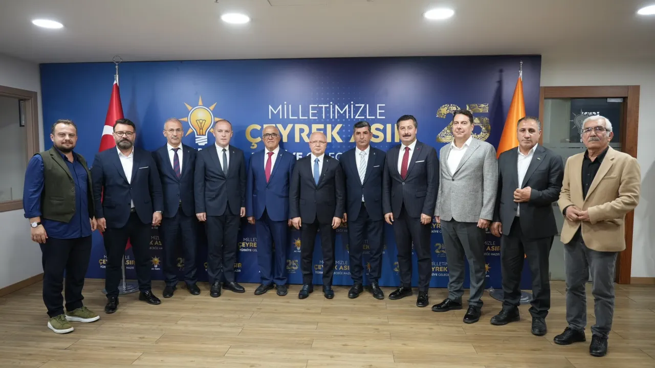 Yenişehir’de Iki Belediye Meclis Üyesi Ak Parti’ye Katıldı (3)