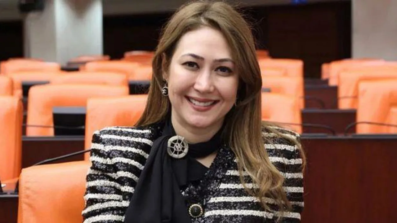 Zuhal Karakoç Dora Kimdir, Kaç Yaşında, Kimin Kızı Mhp'li Milletvekilinin Sağlık Durumu Nasıl (2)